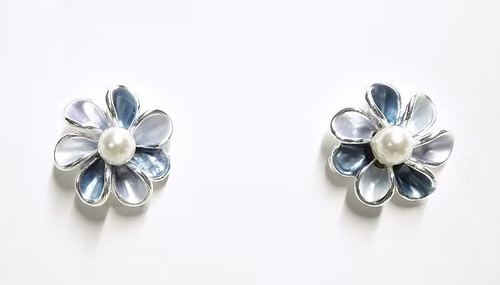 Shades of Blue Daisy Studs