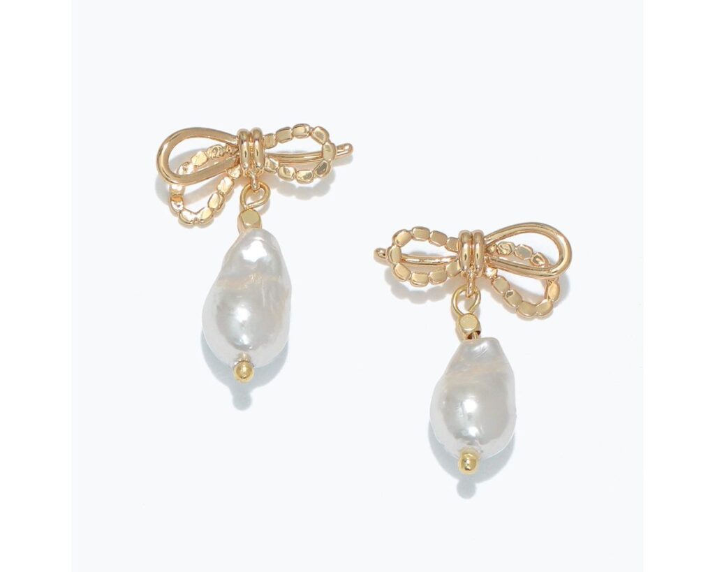 Lovely Gold Bows with Pearl Drops